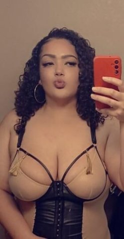Pretty thick mixed girl ready for pleasure💦 - 1