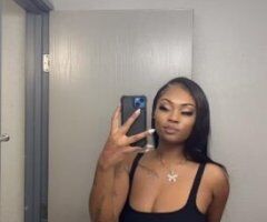 Chyna 💕 downtown - Image 2