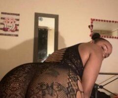Milwaukee escorts - Sexy Latina🩷🩷🩷💦hey papi im CHLOE