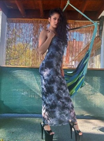 New To Town!!! Puerto Ricana Reina 👑 (Genie) 5'2 115lbs - 1
