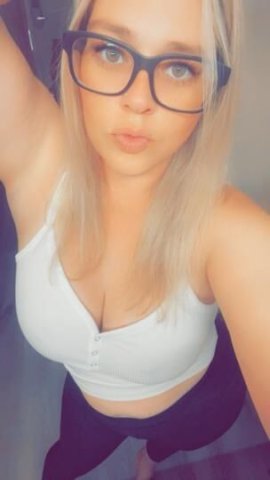 Girl next door with a LITTLE secret 💋 - 1