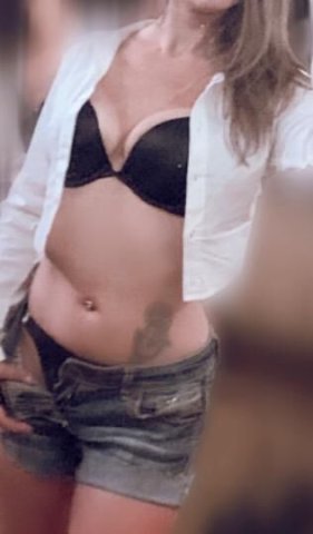 hot !!🔥horny !!!💋🫦blonde with tight wet💦👉🏻👌🏻 pussy !available 24 hours!!! - 1