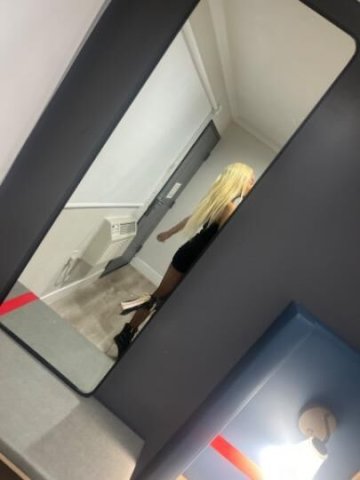 Sexy Statuesque Exotic Petite Model In Town!!Let me be your favorite hello and most difficult goodbye! - 1