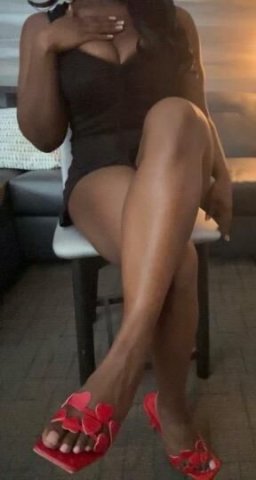 GODDESS TIFFANY: FEET PLAY, HJ, EDGING & FETISHES - 1