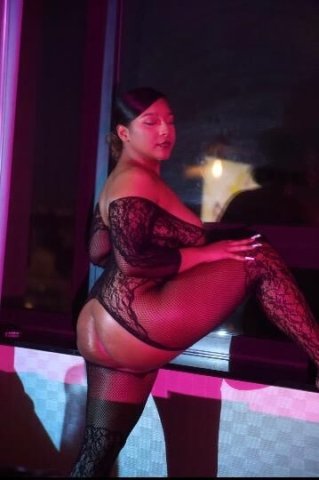 Give me a reason to visit 🥵 - 1