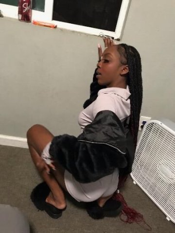 Pretty and Petite 🤩 - 1