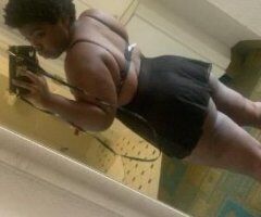 HAIRY PUSSY ❤4'9 PETITE THICK CHOCOLATE🍫 21 YRS OLD 🥰 - Image 2