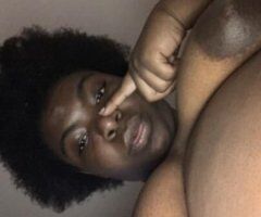 HAIRY PUSSY ❤4'9 PETITE THICK CHOCOLATE🍫 21 YRS OLD 🥰 - Image 5