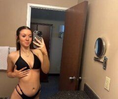your favorite snow bunny 🐰 ATTENTION SERIOUS SPRINGFIELD AREA SURR. BOOK NOW 💚❤👅🚿😘🌟 - Image 7