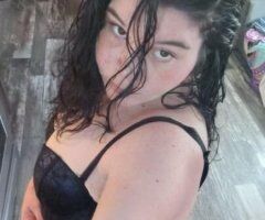 Becca NEW IN TOWN - Image 3