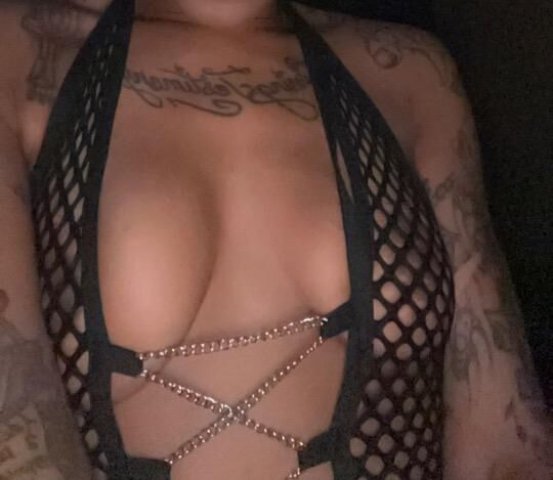 There's A New Kitty In Town Come Show Me How They Slanging Down here 😝 - 1