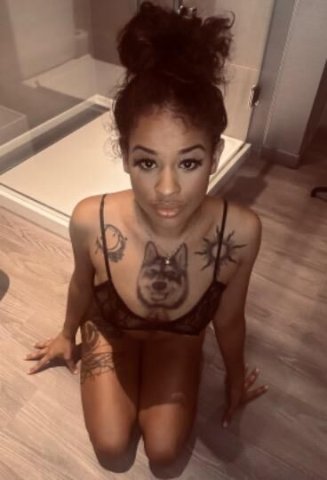 boriqua babe OUTS 2 GIRLS - 1