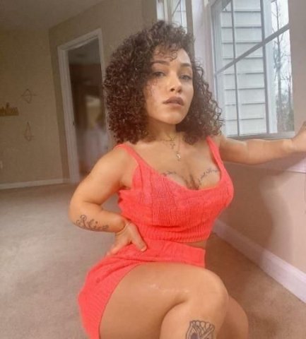 Facetime Fun. Mid_dget_escort girl👙3 foot 11 inch cubby👅And Ready for incall or out call🚘car call🚗 AVAILABLE 24hrs🦋Video Chat,Video Content sell - 1