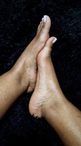 💋 Bare Foot Goddess Available Incall👣 PLEASE READ - 1