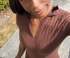 19 CLASSY AND A LITTLE SLUTTY 🩶I LIKE BIG SUGAR DADDYS 💰💰💰IM VERY FUN - Image 4