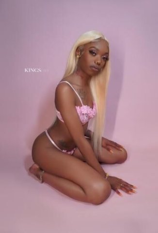 🥳🎉 NEW YEARS SPECIAL 🤩💥 😍 pretty , petite chocolate spinner 🌪 head doctor 👅💦 best in town ! qv Outcalls only - 1