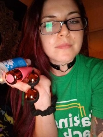 Looking for hookup selling content and Ft show - 1