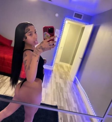 available 💦🥰 - 1