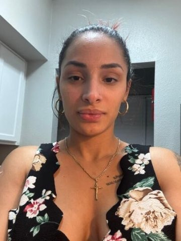 soy una latina caliente hermosa deseando pasar la noche contigo amor llamame baby - 1