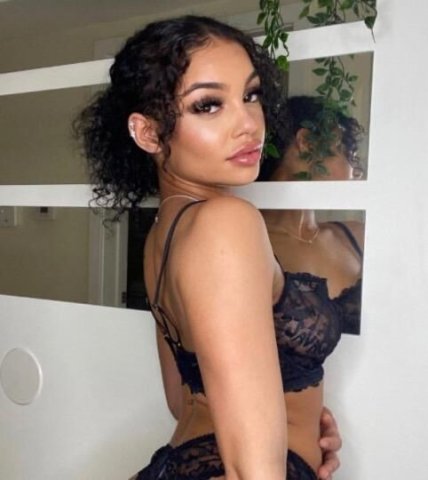 the perfect party girl - 1