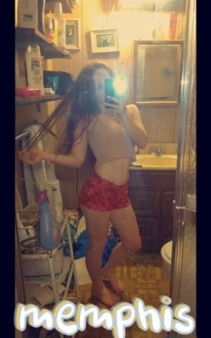 SMALL REDHEAD WITH THE PERFECT CURVY BODY 💦 👅😜🥰COME SEE ME FOR THE BEST SATISFACTION 🫶💅 SELLING CONTENT 🎥▶🤩 - 1