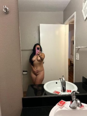 estoy mojadita apretadita ya en tu ciuda ven a comerte todo mi cuerpo - 1