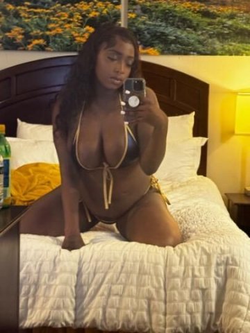 🤩 COME SEE THE NEW GIRL NEXT DOOR - 1