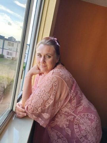 WEDNESDAY SPECIALS!! Mature woman looking for Mature men to satisfy your needs - 1