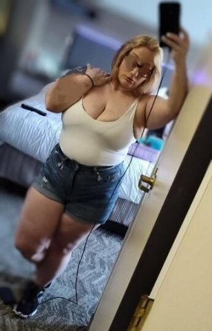 NEW in TOWN!! Dee Delish is it! Squirter! - 1
