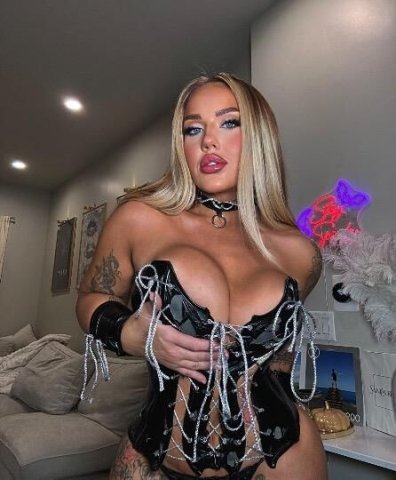 Naughty Curvy Blonde Downtown SLC!!💕 - 1