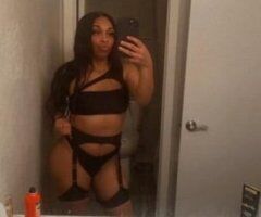 SEXY REDD HERE TO PLAY NEW TO TOWN - Image 1