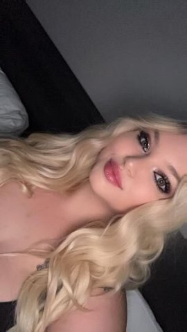 im back babes busty blonde pawg hosting now - 1