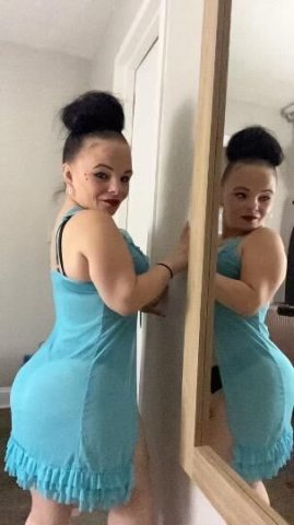 Sexy 4'4 hottie. Thickk & Curvy Fantasy - 1