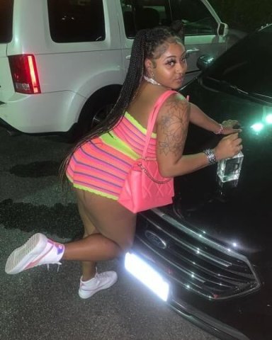 THE ONE AND ONLY 💗👑 YA FAVORITE GIRL 🌟 - 1