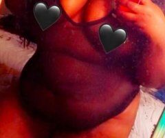 COME GET THIS JUICY WET PUSSY INCALLS ONLY - Image 4