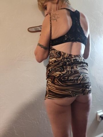 LOOKING FOR FUN TONIGHT 🤪😍 WHO'S WANTING TO PLAY WITH ME 🤔🤔😁 - 1