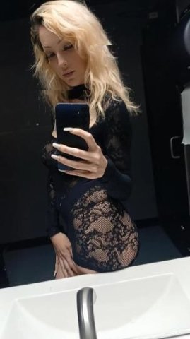 💕 Blonde Bombshell - 1