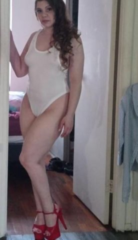 10000% real!! Four feet twn Irish American white sexy petite girl - 1