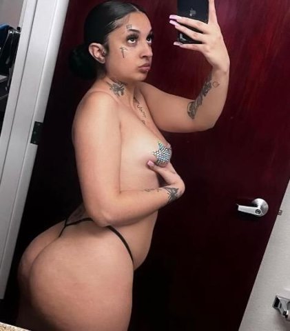 SUBSCRIBE TO MY ONLYFANS😘 - 1