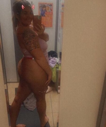 deals (new phone again) incall starting at 9:30! - 1