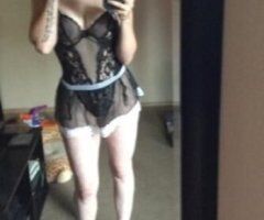 LET YOUR FREAK FLAG FLY WITH THIS BIG BOOTY WHITE GIRL - Image 5