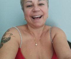For gentleman relaxin in private location with mature Lady - Image 3
