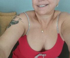 For gentleman relaxin in private location with mature Lady - Image 4