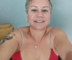 For gentleman relaxin in private location with mature Lady - Image 5