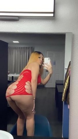 Latina Bombshell Mercedes 💦 - 1
