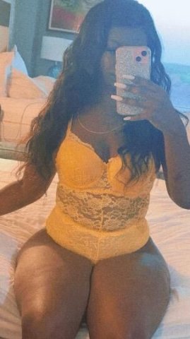 BIG BOOTY SEXY CHOCOLATE 🍫💕😍🥰 Lets set an appointment 💕 - 1