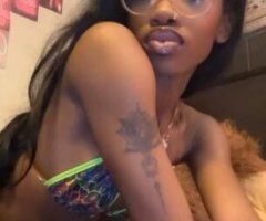 Kansas City escorts - *2 GIRL special* pretty petite brownskin