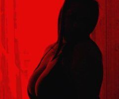 BBW tattooed Babe - Image 3