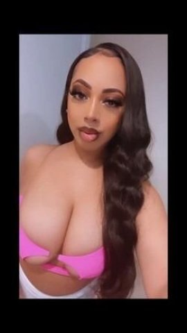 busty lauren - 1