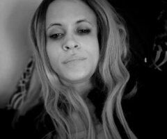Oklahoma City escorts - A woman